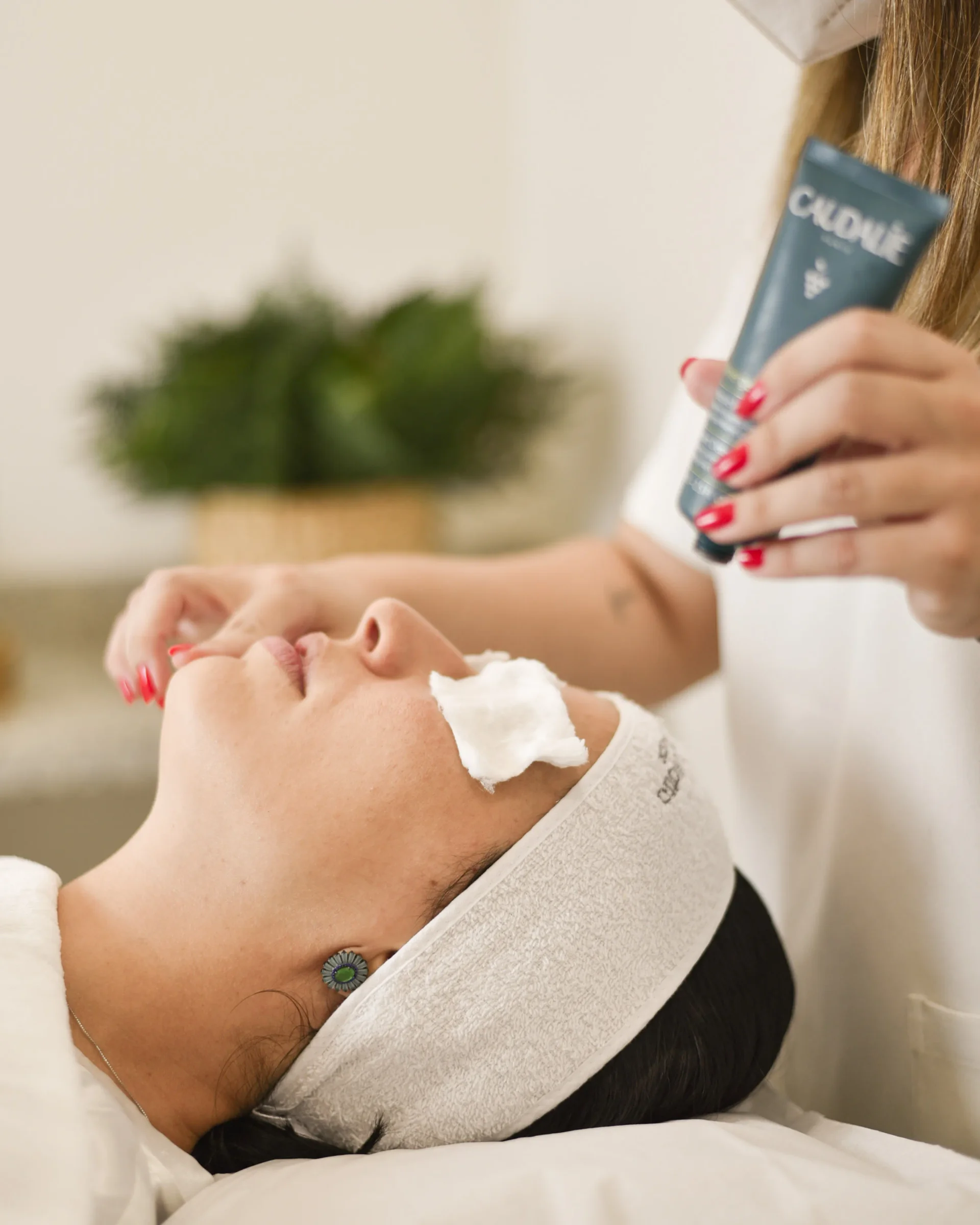 Tratamento para Acne - Acne é uma condição inflamatória que pode causar manchas e cicatrizes. Avaliação dermatológica em Uberlândia para diagnóstico e tratamento personalizado.